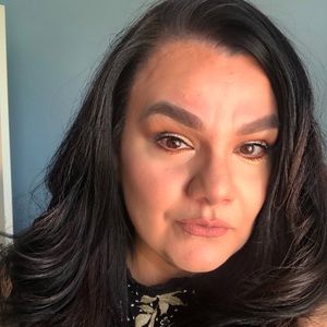 Meet your Posher, Yvette